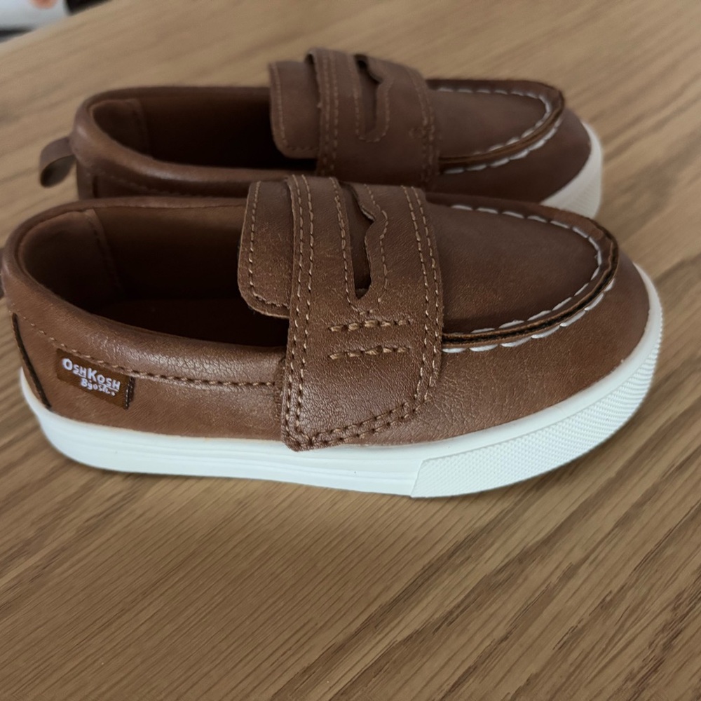 NEW NEVER USED OshKosh B'gosh Brown Kids Loafers